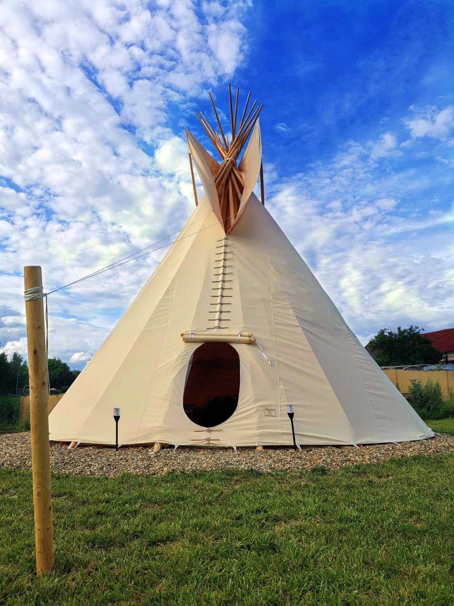 Teepee Camp Lounky Hotel Chodouny Eksteriør billede