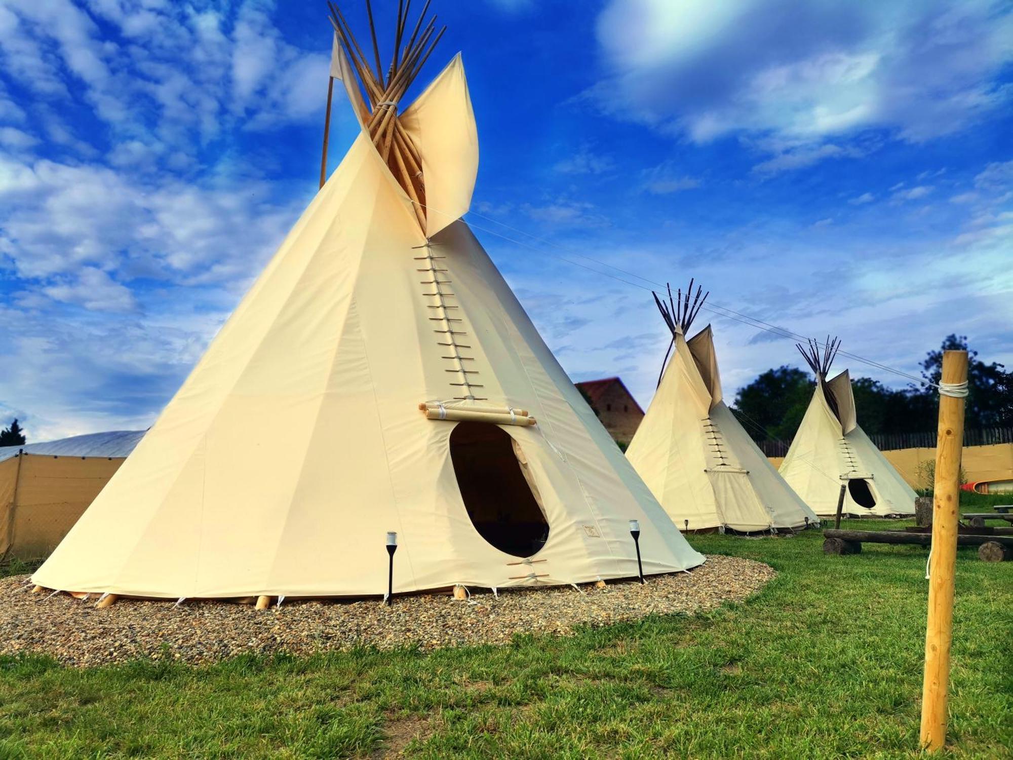 Teepee Camp Lounky Hotel Chodouny Eksteriør billede