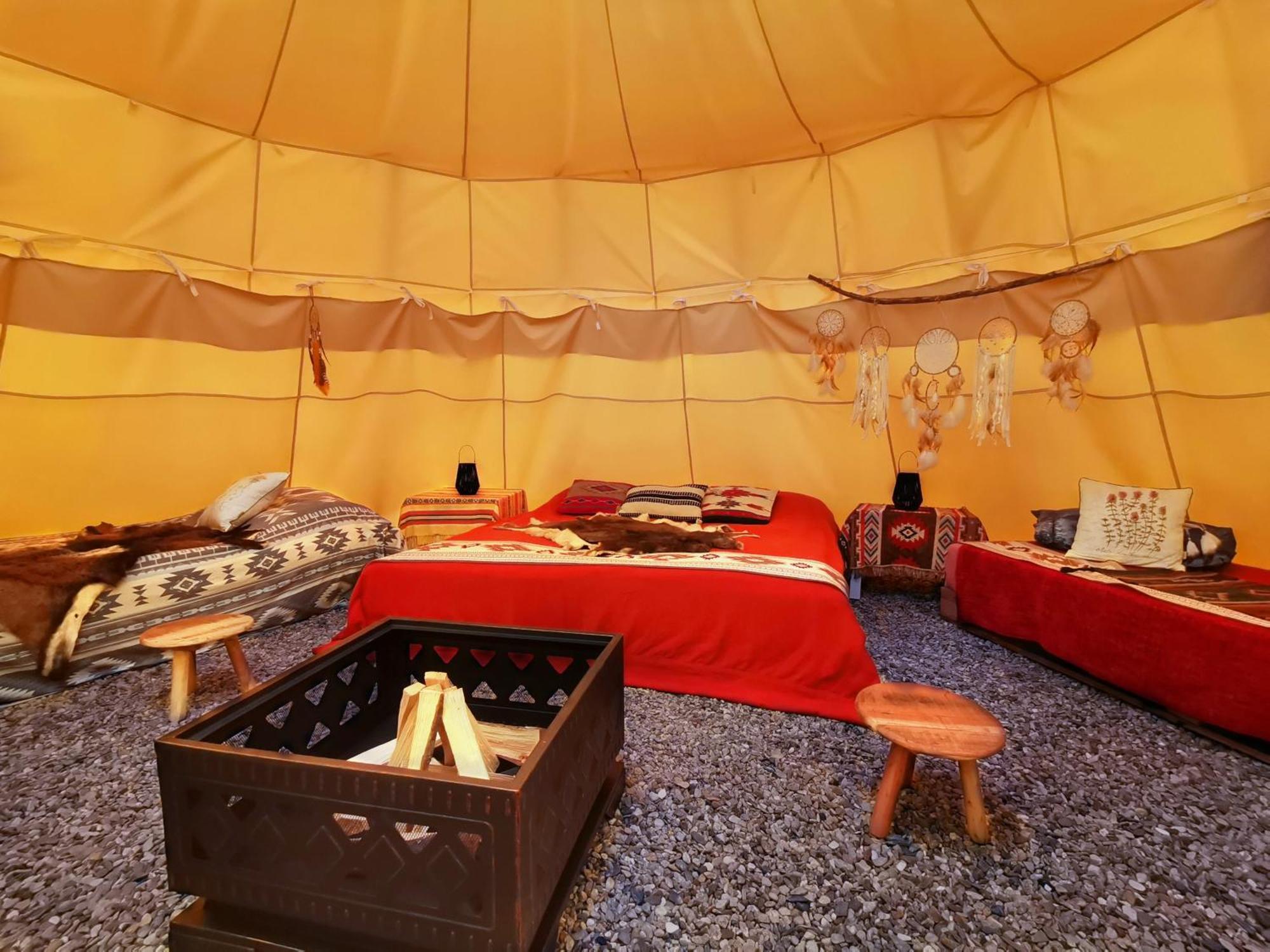 Teepee Camp Lounky Hotel Chodouny Eksteriør billede