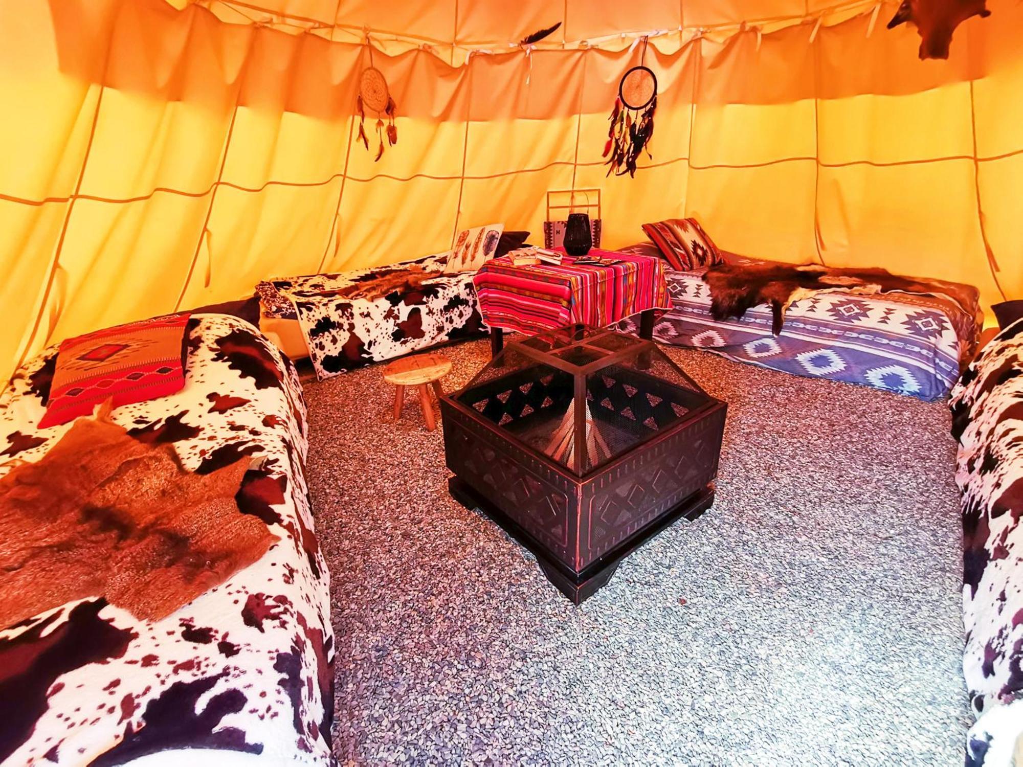 Teepee Camp Lounky Hotel Chodouny Eksteriør billede